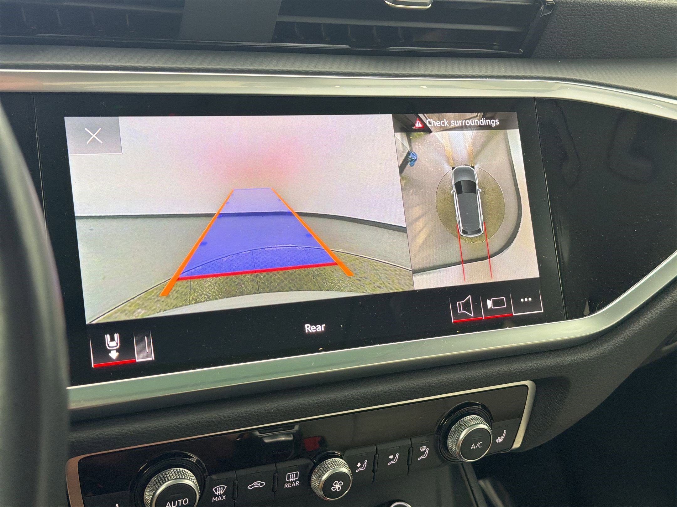 Used 2024 Audi Q3 2.0T Premium Plus w/ Premium Plus Package image 21