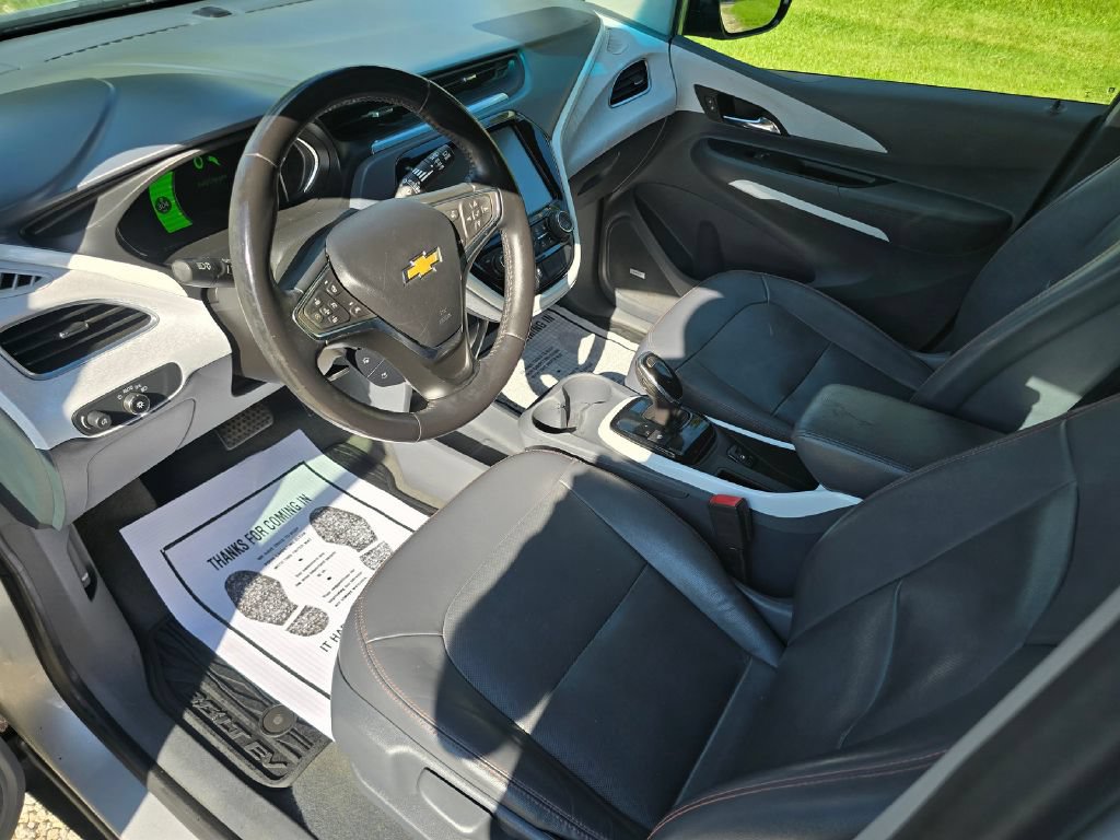 Used 2018 Chevrolet Bolt Premier w/ Driver Confidence II Package FWD image 12