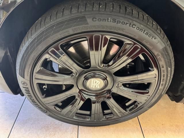 Used 2018 Rolls-Royce Dawn RWD image 28