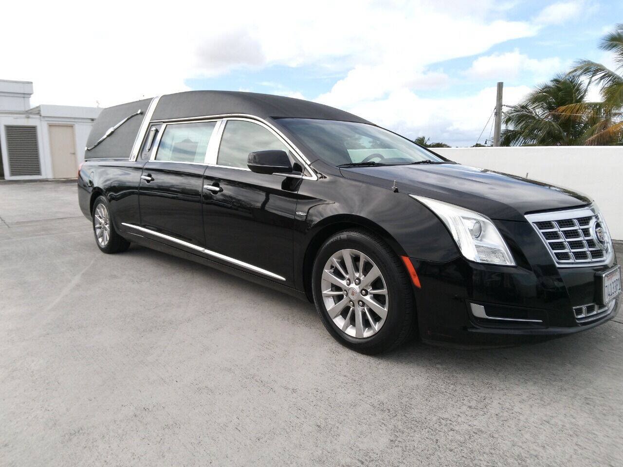 Used 2015 Cadillac XTS Hearse FWD image 1