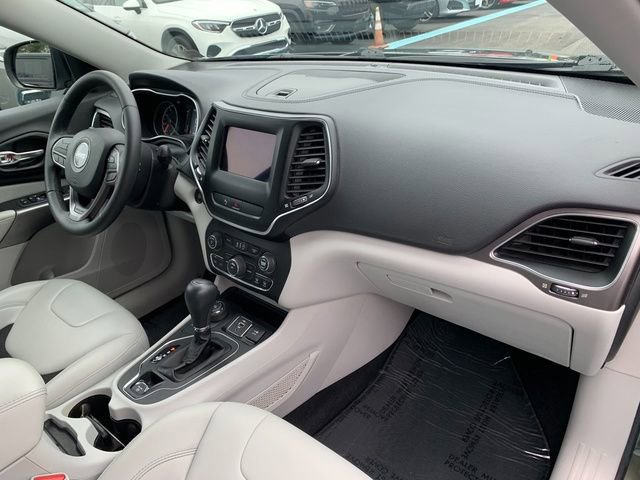 Used 2020 Jeep Cherokee Latitude Plus image 12