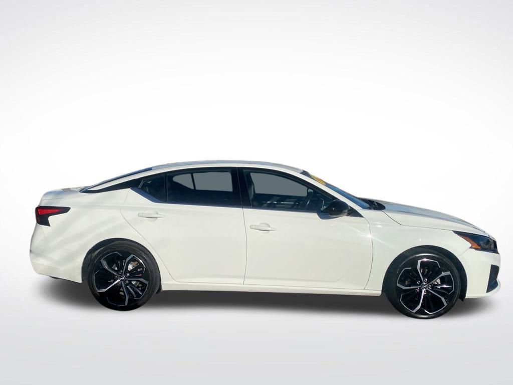 Used 2024 Nissan Altima 2.5 SR image 8