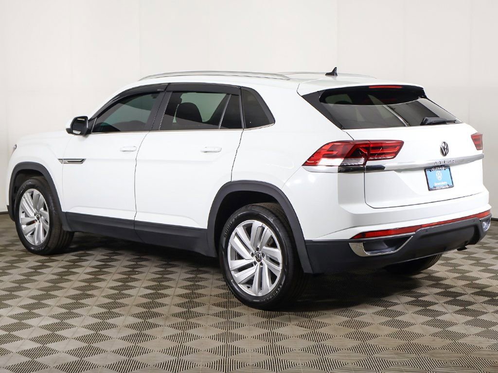Used 2023 Volkswagen Atlas Cross Sport SE w/ Panoramic Sunroof Package image 9