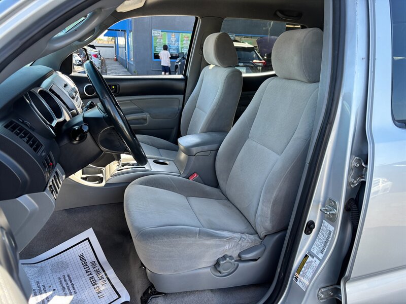 Used 2006 Toyota Tacoma PreRunner RWD image 7