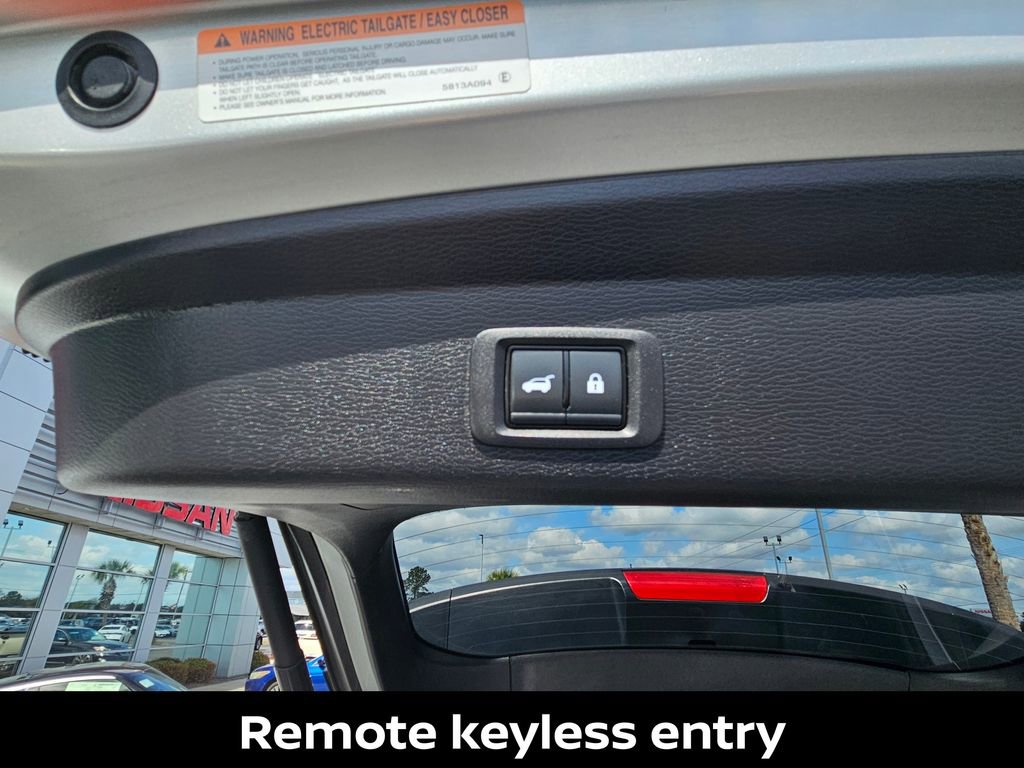 Used 2023 Mitsubishi Outlander SE image 13