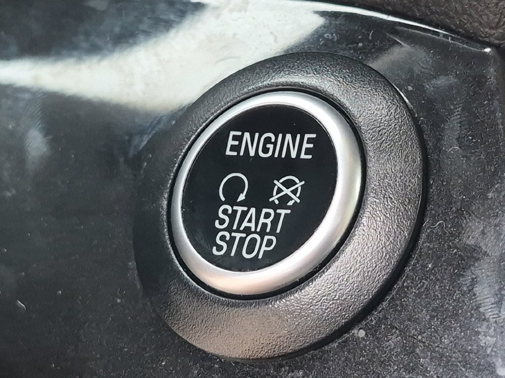 Used 2018 Ford Escape Titanium w/ Ford Safe & Smart Package FWD image 25