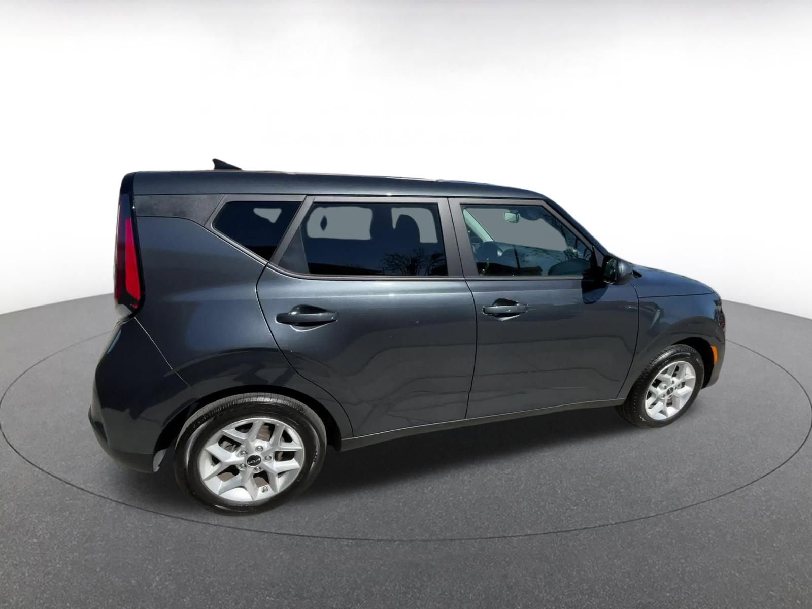 Used 2025 Kia Soul LX w/ LX Technology Package image 16