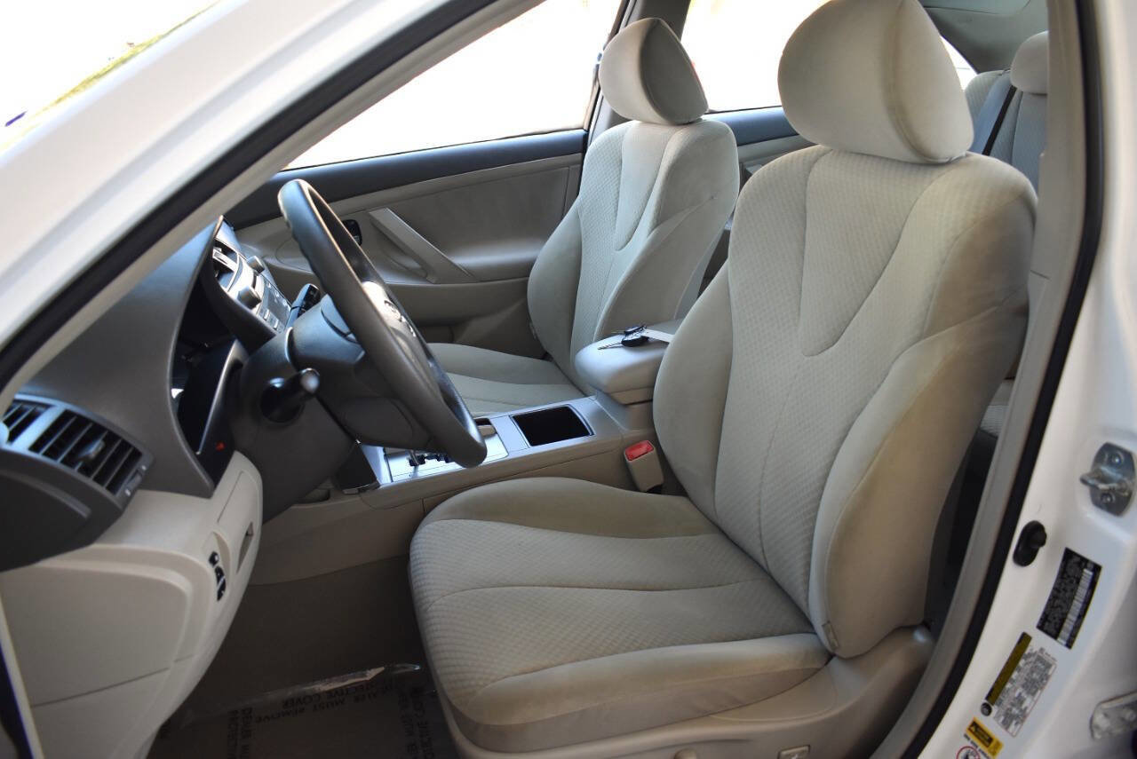 Used 2007 Toyota Camry LE image 29