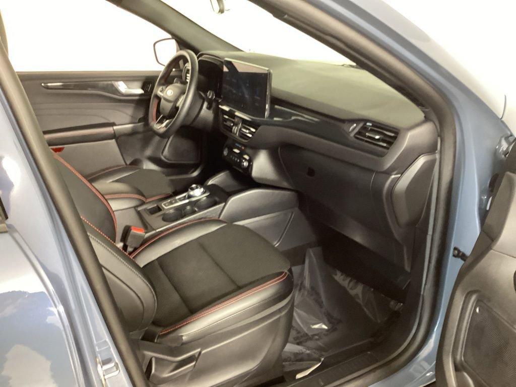Used 2025 Ford Escape ST-Line w/ Equipment Group 301A FWD image 38