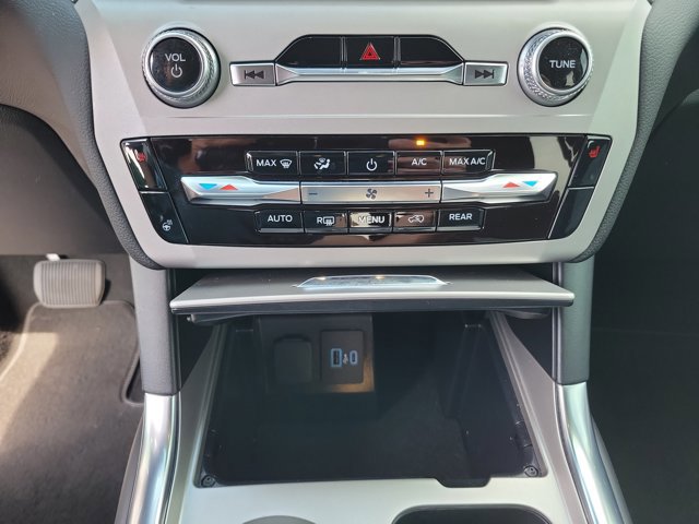 Used 2023 Ford Explorer XLT w/ Equipment Group 202A RWD image 22