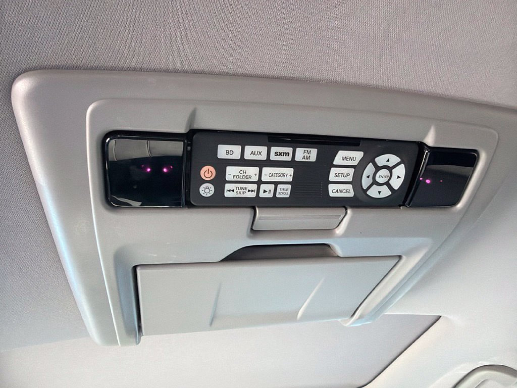 Used 2017 Honda Pilot Touring image 10