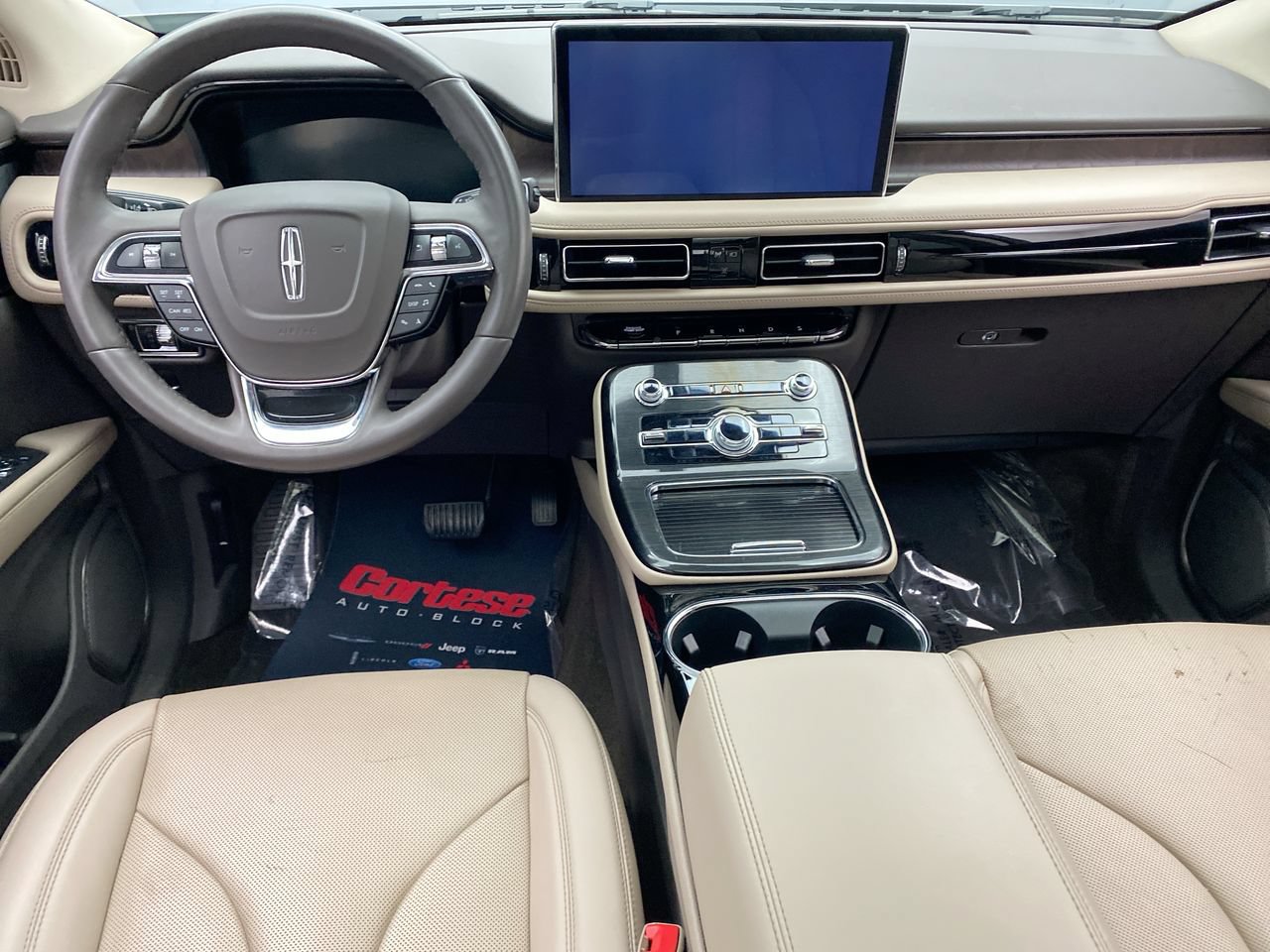 Used 2023 Lincoln Nautilus Reserve AWD/4WD image 15