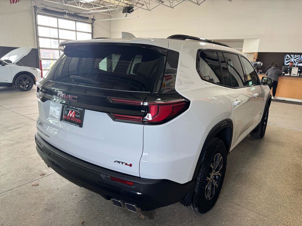 Used 2024 GMC Acadia AT4 w/ Luxury Package image 5