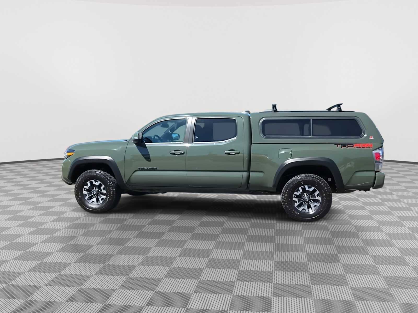 Used 2022 Toyota Tacoma TRD Off-Road w/ TRD Premium Off Road Package AWD/4WD image 5