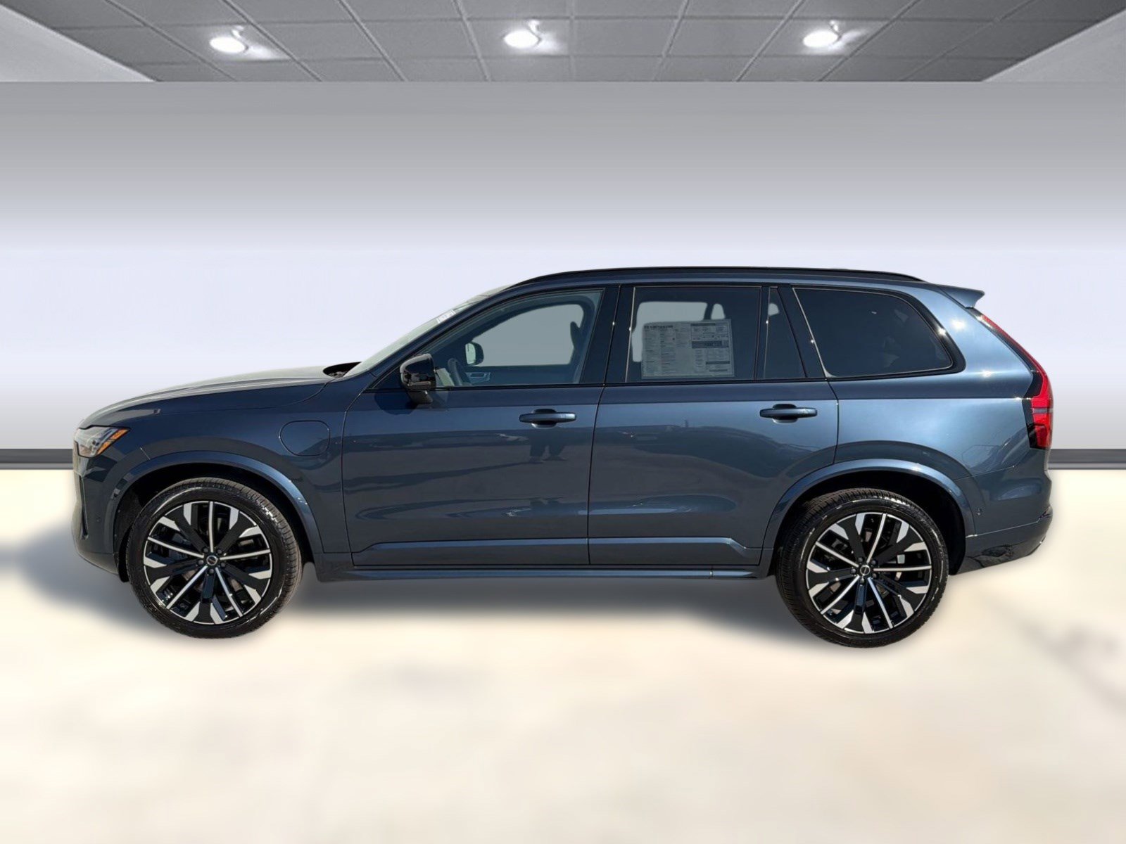 New 2026 Volvo XC90 T8 Ultra w/ Lounge Package image 2