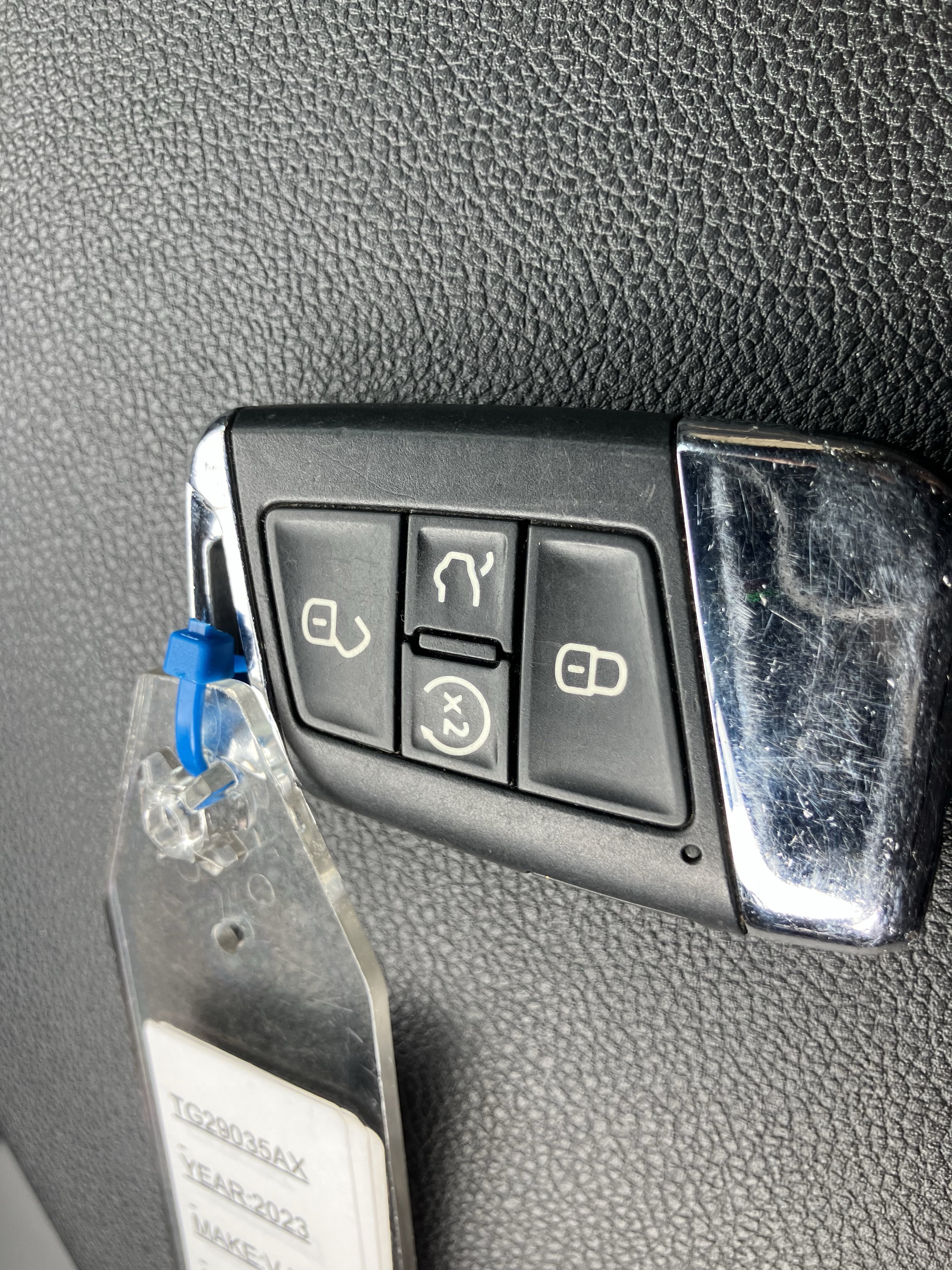Used 2023 Volkswagen Atlas Cross Sport SE FWD image 37