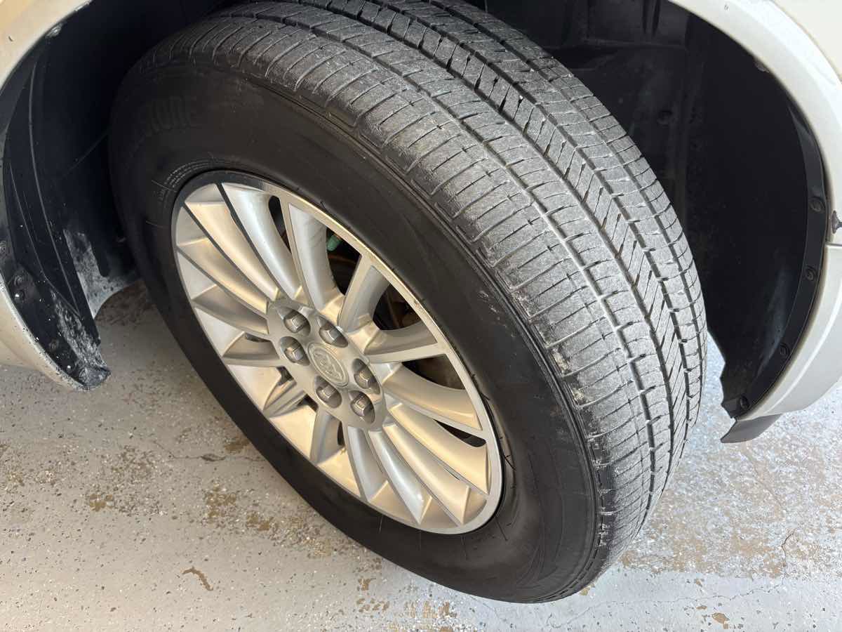 Used 2009 Buick Enclave CXL w/ Driver Confidence Package image 29