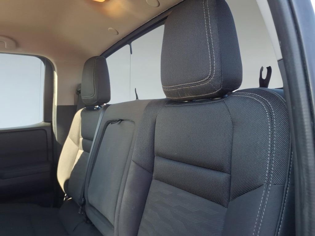 Used 2022 Nissan Frontier SV image 11