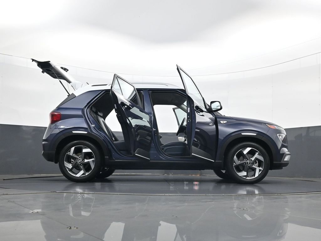 Certified 2023 Hyundai Venue Limited w/ Cargo Package image 33