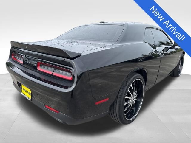 Used 2018 Dodge Challenger R/T RWD image 7
