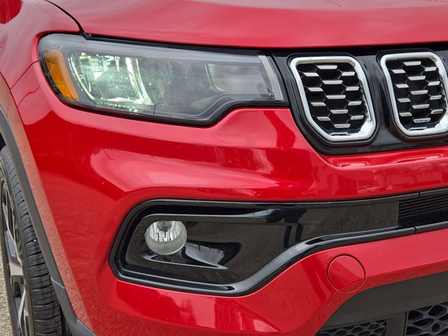 Used 2025 Jeep Compass Limited AWD/4WD video 3