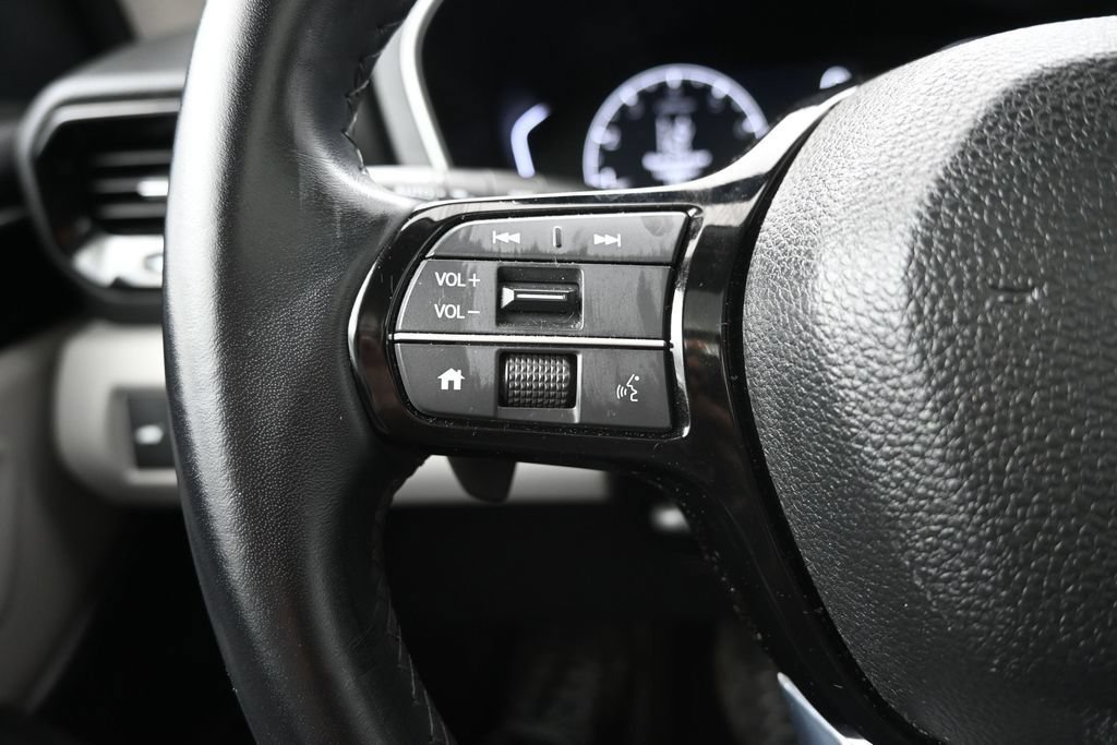 Certified 2025 Honda Pilot Touring image 18