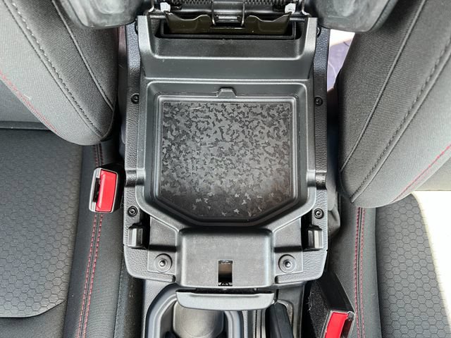 Used 2022 Jeep Wrangler Unlimited Rubicon w/ Cold Weather Group AWD/4WD image 36
