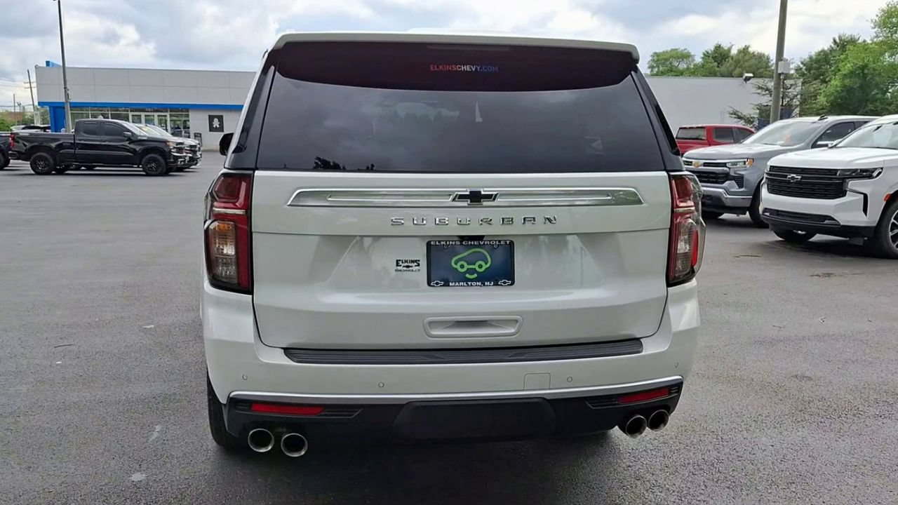 Used 2024 Chevrolet Suburban High Country AWD/4WD image 7