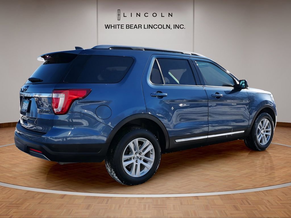 Used 2019 Ford Explorer XLT AWD/4WD image 5