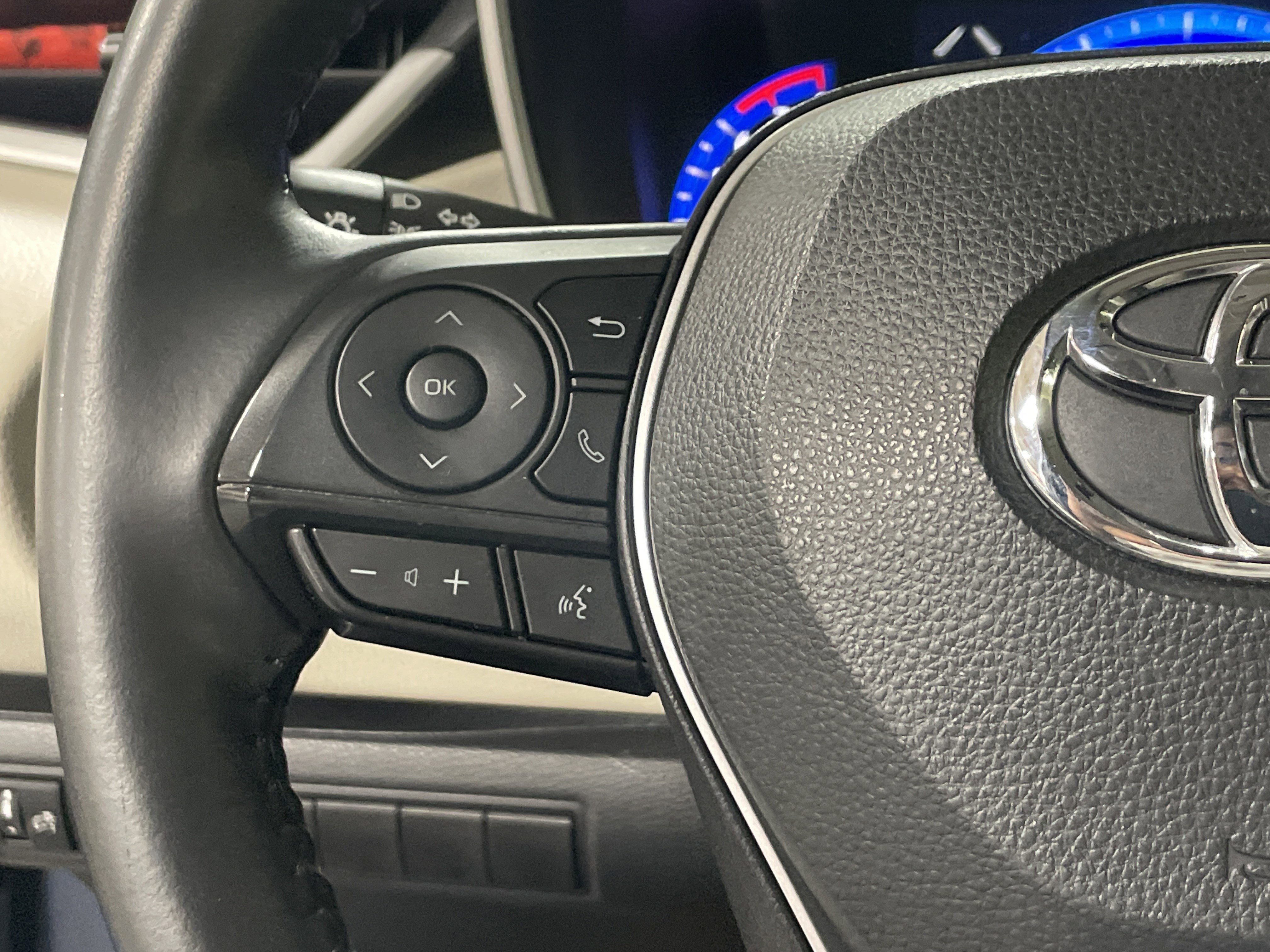 Used 2020 Toyota Corolla XLE image 19