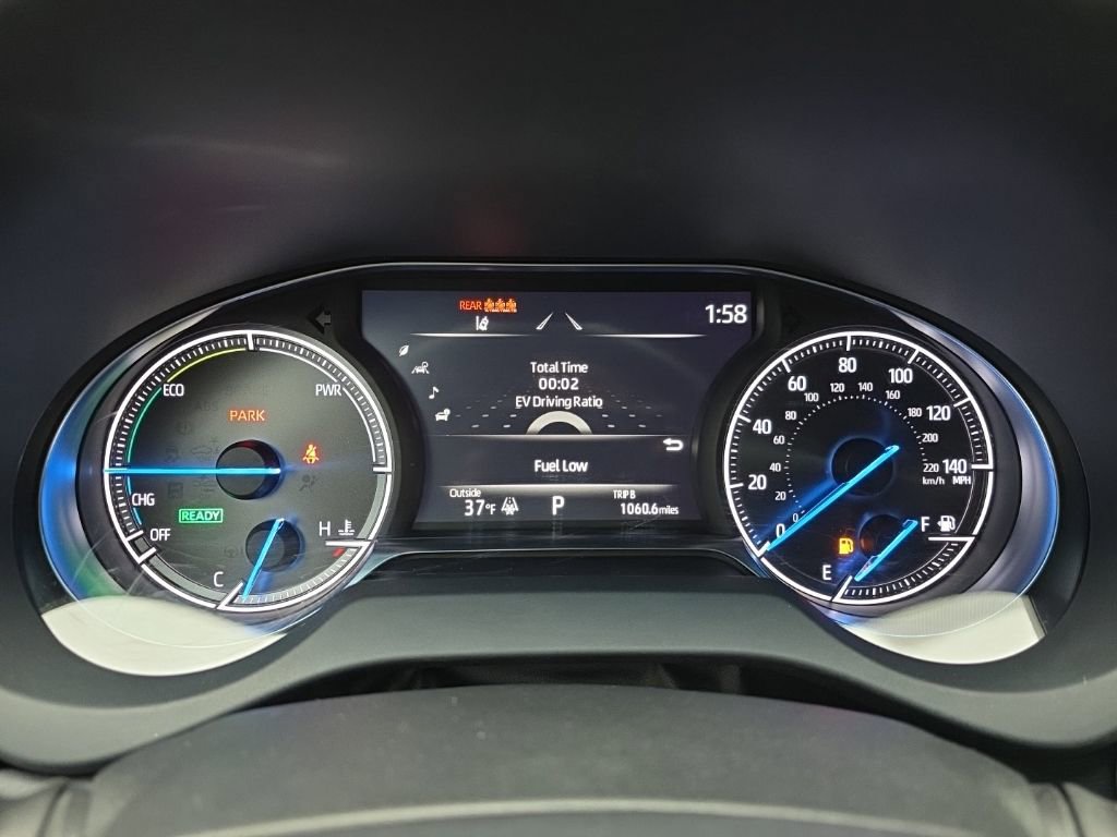 Used 2024 Toyota Venza XLE image 30