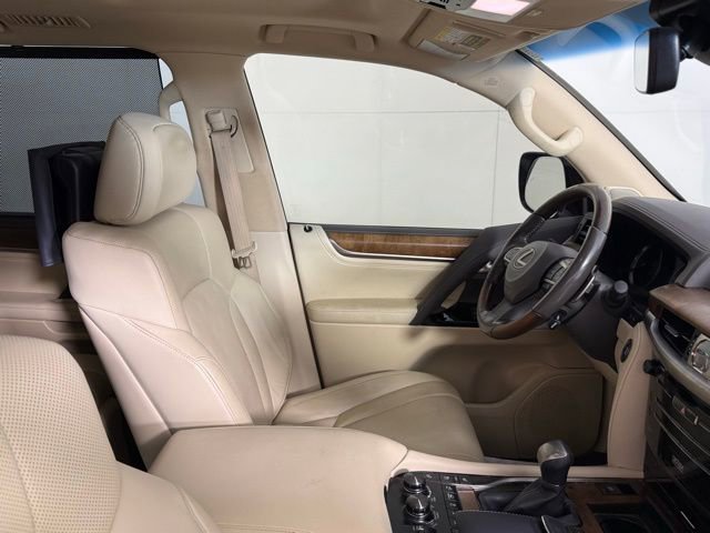 Used 2021 Lexus LX 570 4WD w/ Luxury Package image 35
