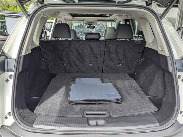 Used 2023 Nissan Rogue SV w/ SV Premium Package AWD/4WD image 16