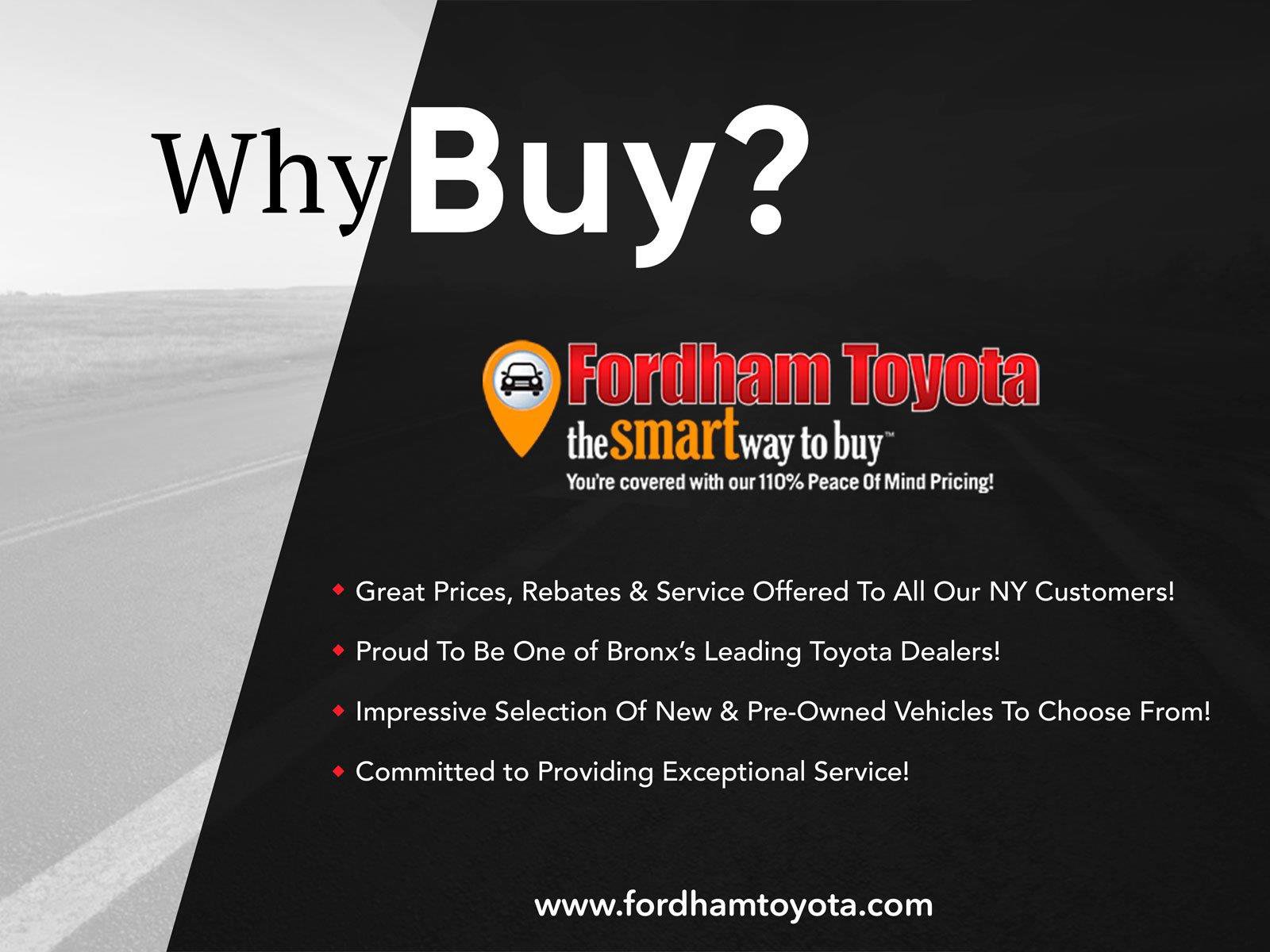 Used 2025 Toyota Sienna LE AWD/4WD image 3