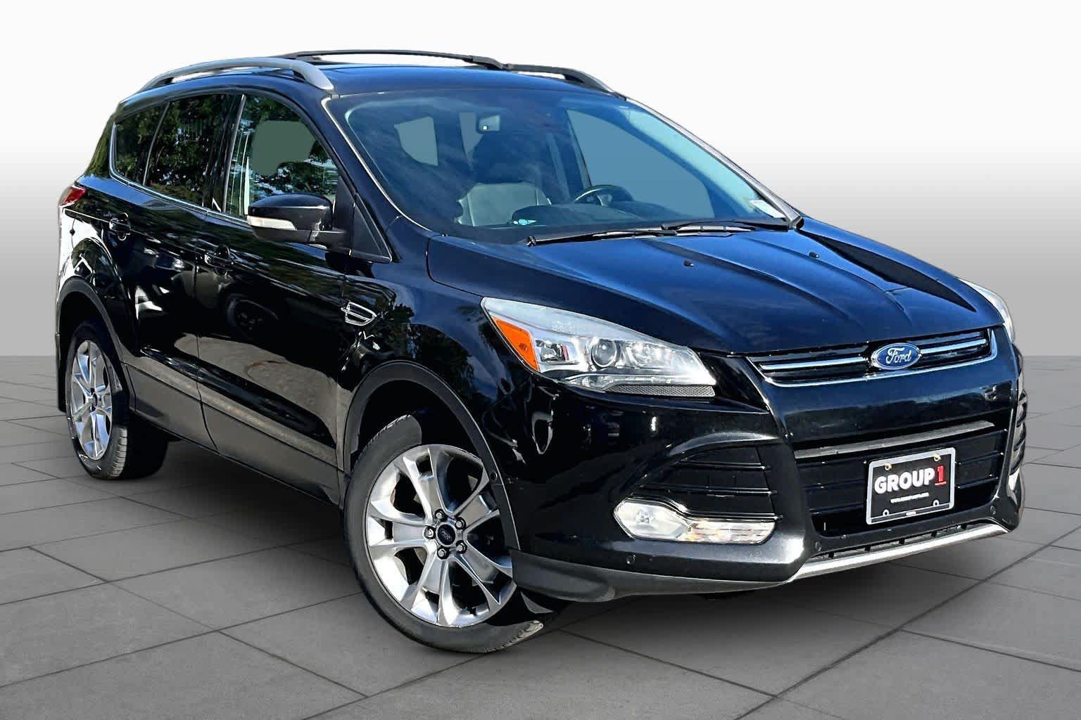 Used 2015 Ford Escape Titanium w/ Equipment Group 301A AWD/4WD image 3