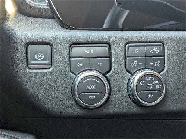 Used 2025 GMC Sierra 1500 SLT image 28