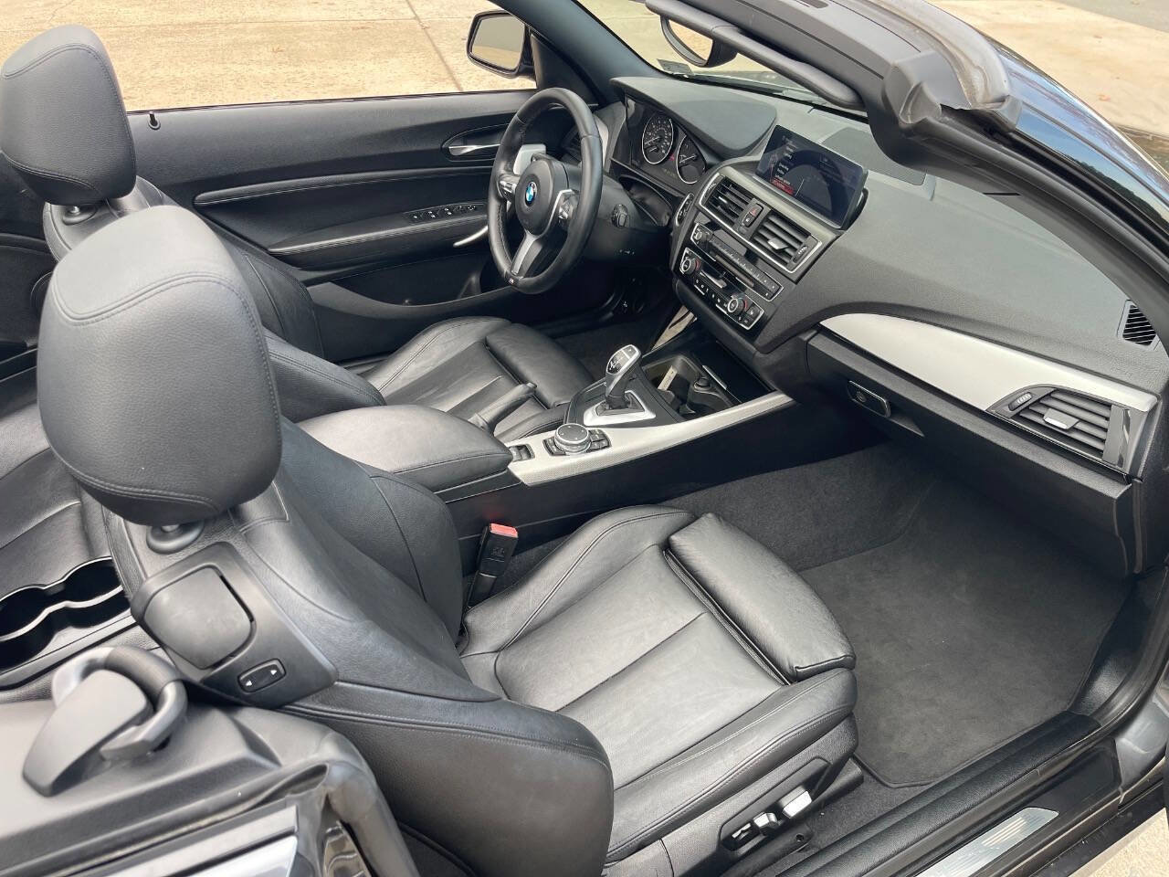 Used 2016 BMW M235i Convertible w/ Technology Package image 10