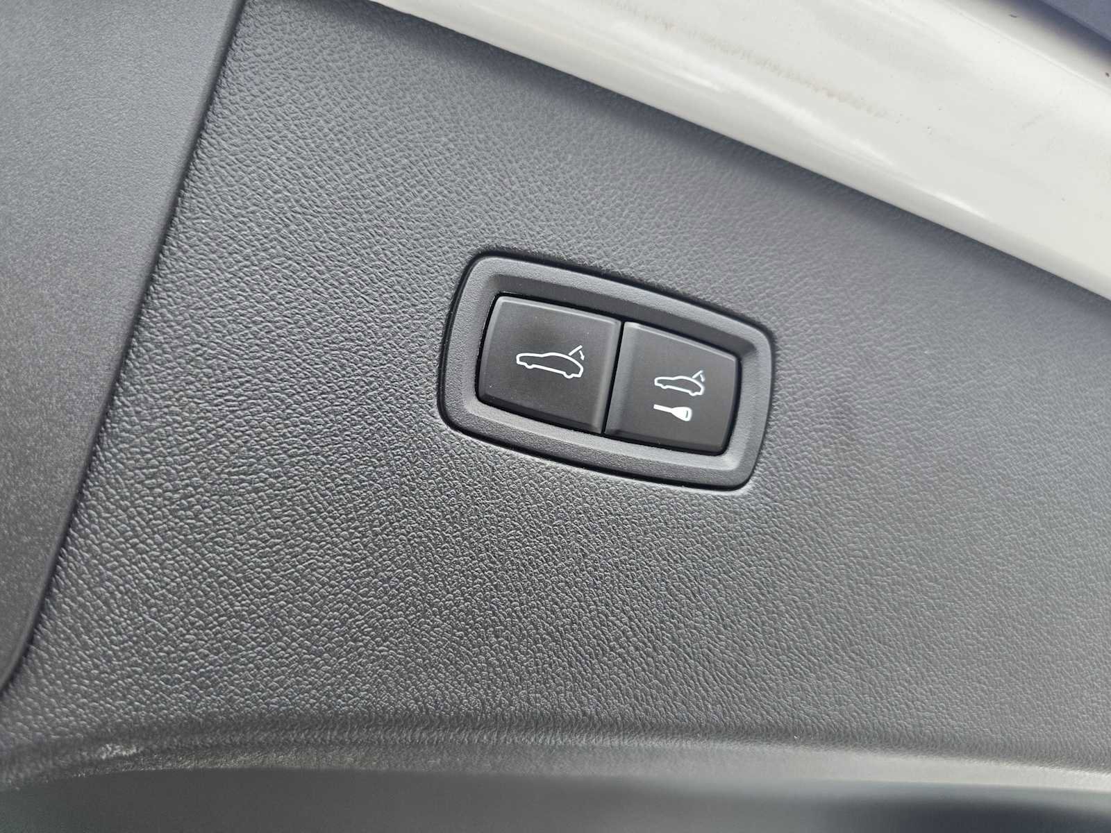 Used 2025 Porsche Cayenne Turbo image 18