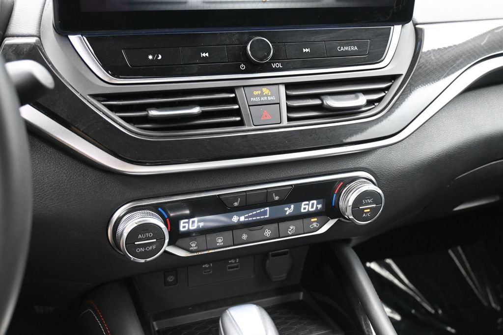 Used 2025 Nissan Altima 2.5 SR w/ SR Premium Package FWD image 17