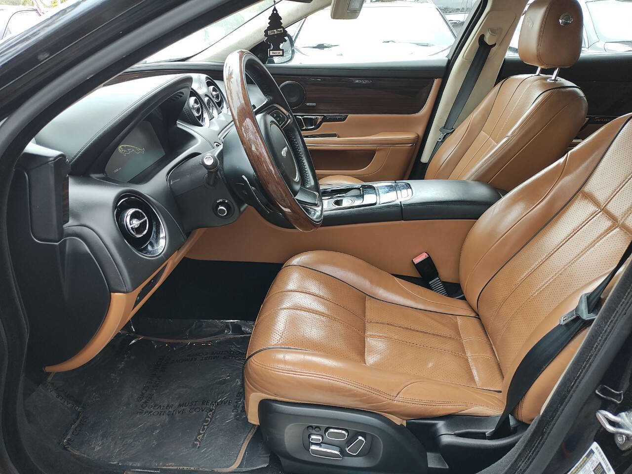 Used 2015 Jaguar XJ L Portfolio image 29