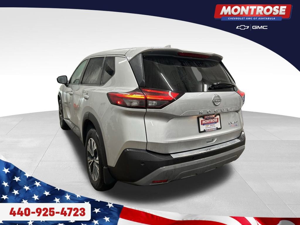 Used 2023 Nissan Rogue SV image 3