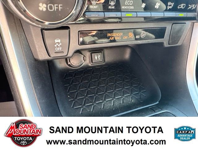 Used 2019 Toyota RAV4 LE AWD/4WD image 20