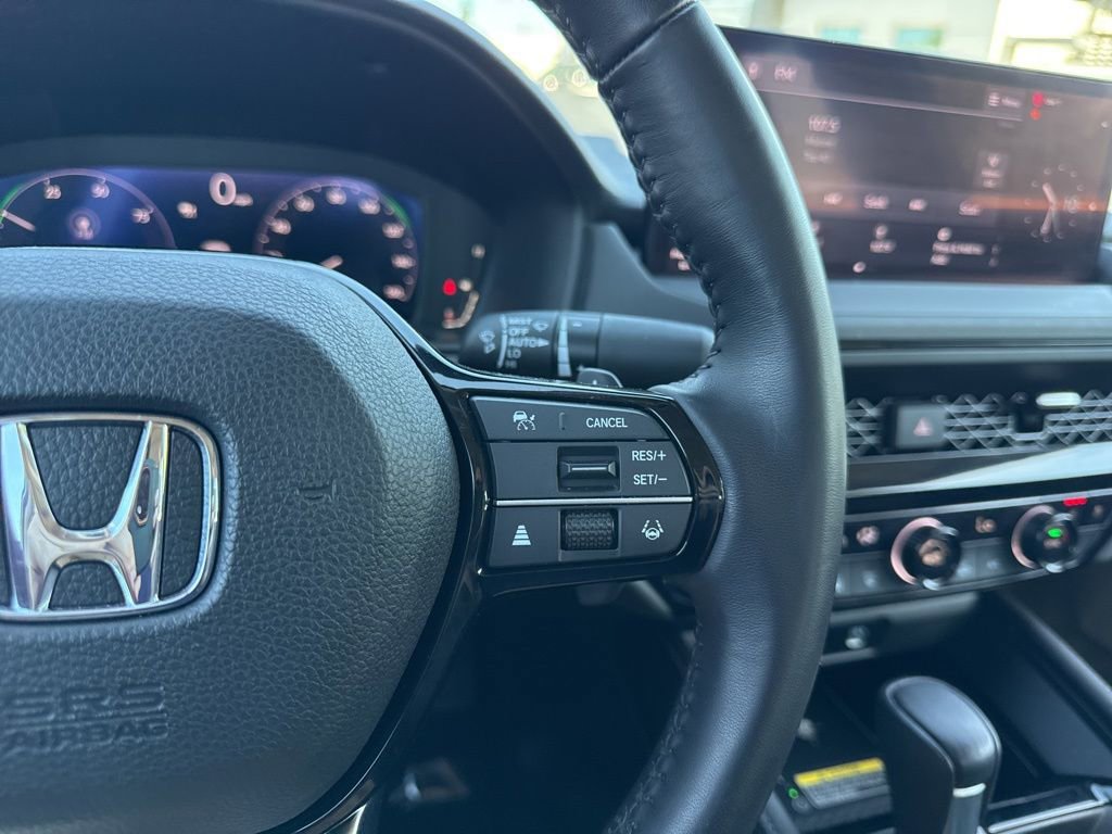 Used 2023 Honda Accord Touring image 17
