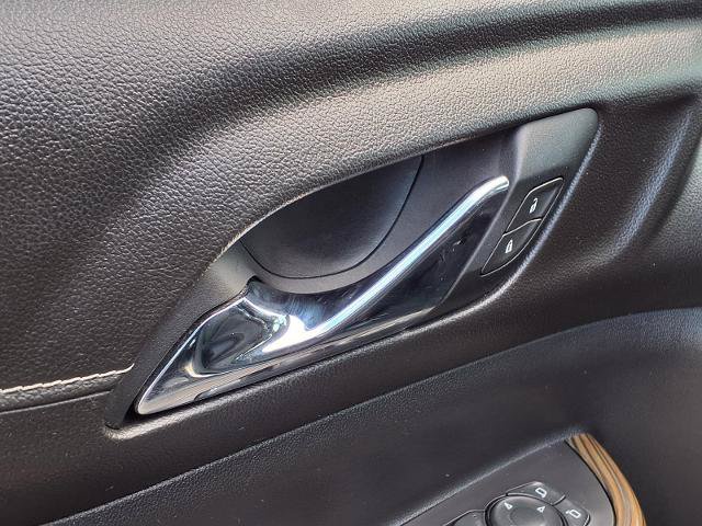 Used 2021 GMC Acadia SLE w/ Driver Convenience Package FWD image 15