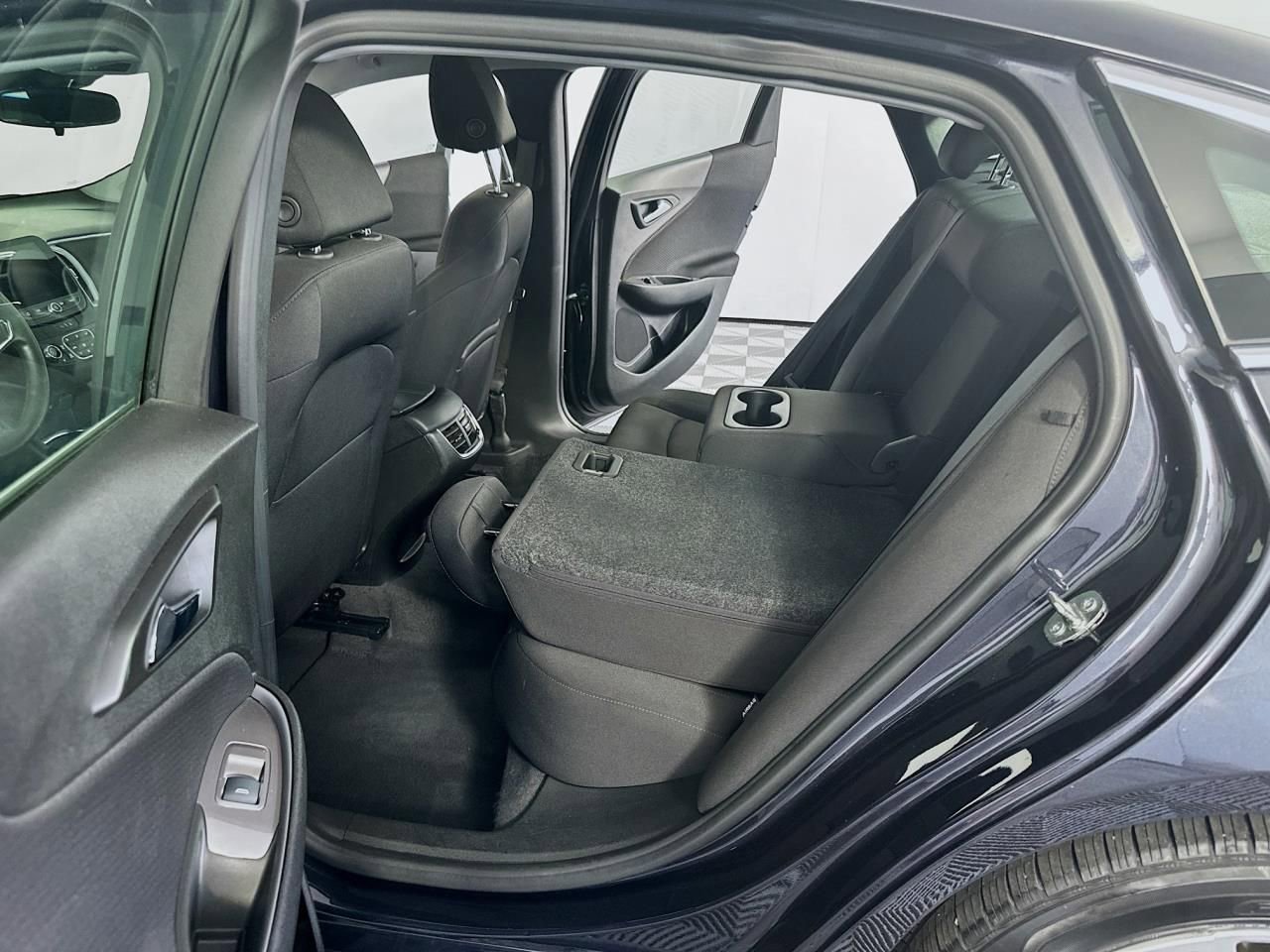 Used 2023 Chevrolet Malibu LT image 29