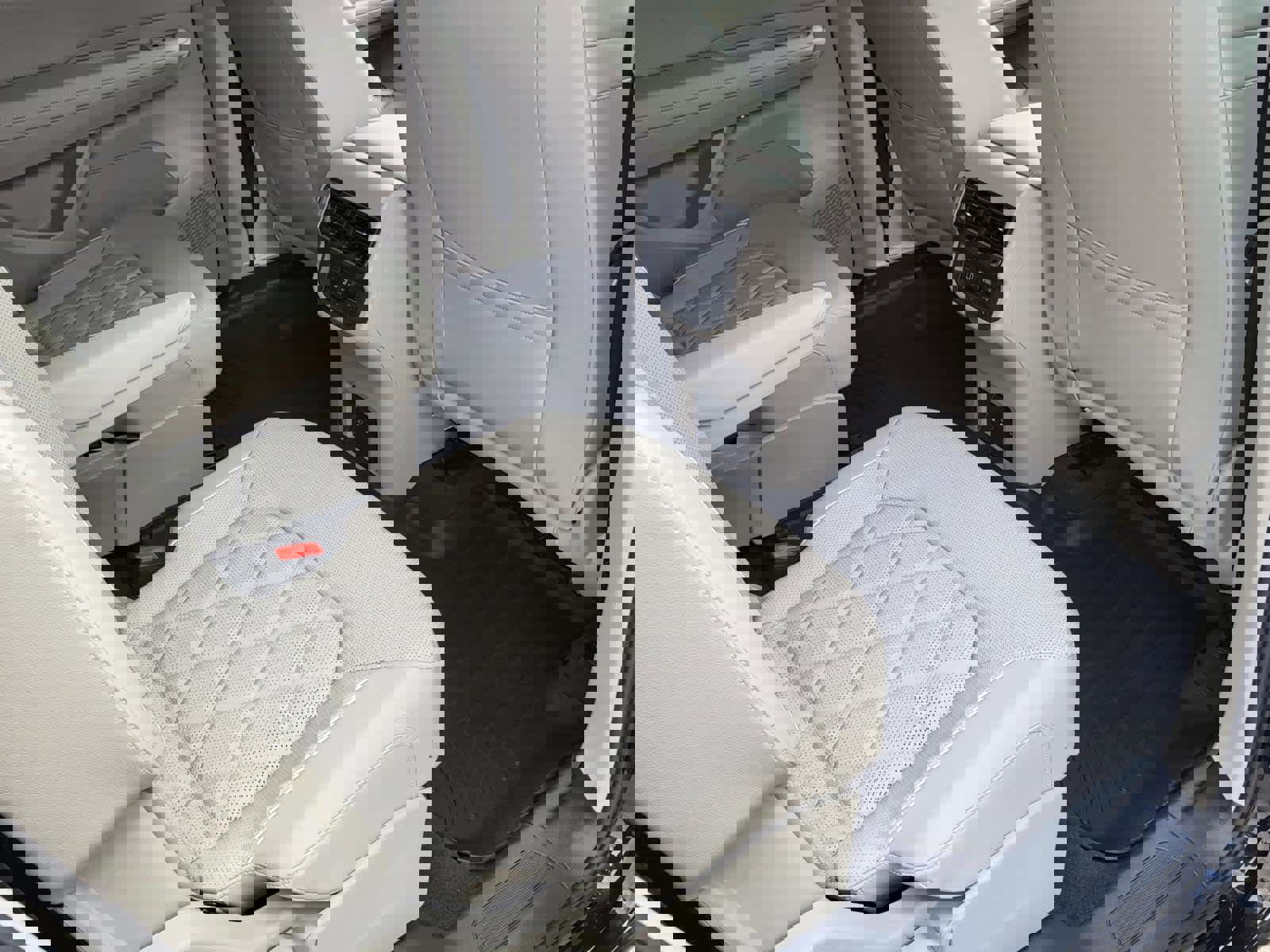 Used 2024 Volkswagen Atlas SEL Premium R-Line image 11