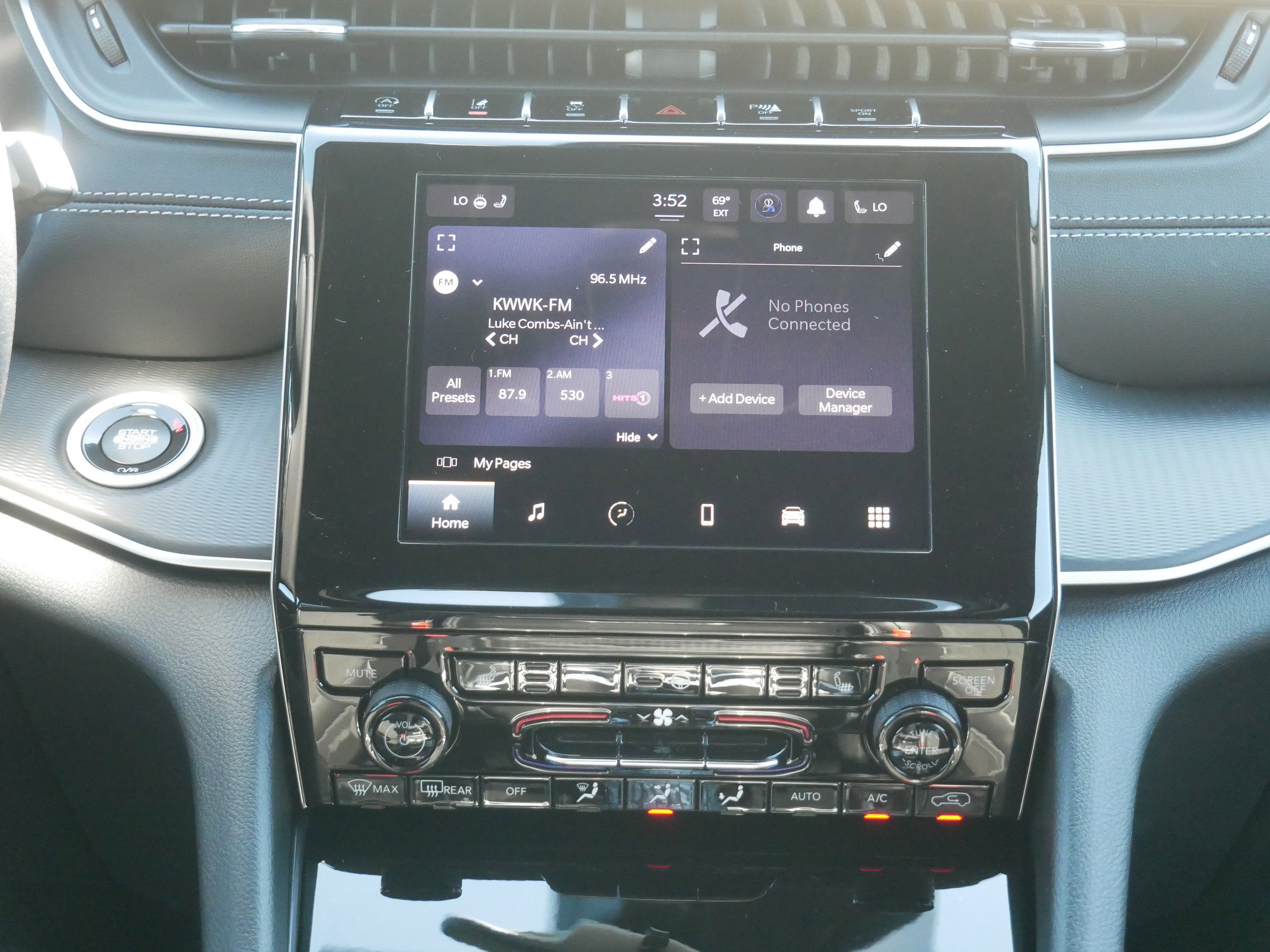 New 2025 Jeep Grand Cherokee L Altitude image 10