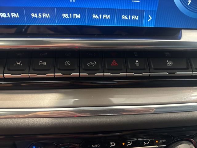 Certified 2022 Chevrolet Silverado 1500 High Country w/ Technology Package image 29