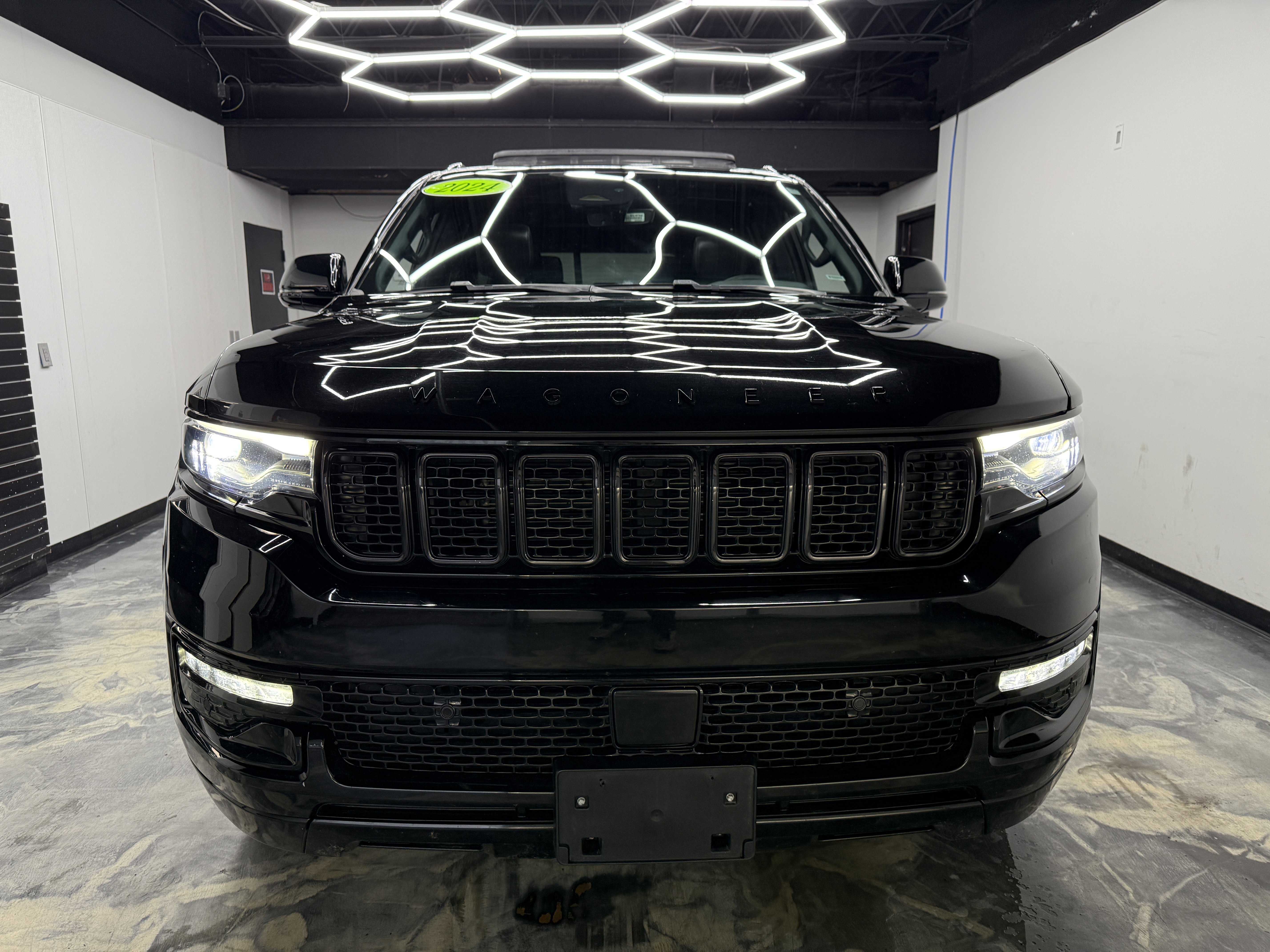 Used 2024 Jeep Wagoneer Series II image 7