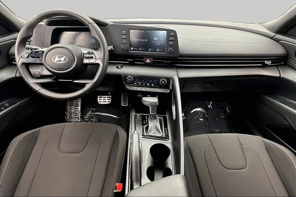 Used 2025 Hyundai Elantra Sport FWD image 16
